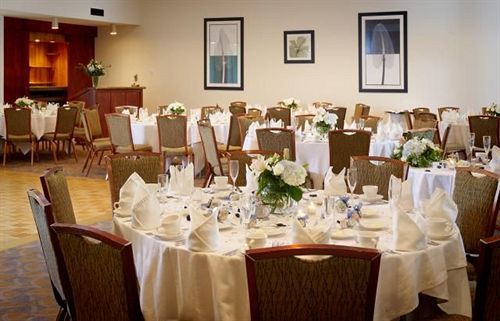 Nichols Village Hotel And Spa Clarks Summit Esterno foto