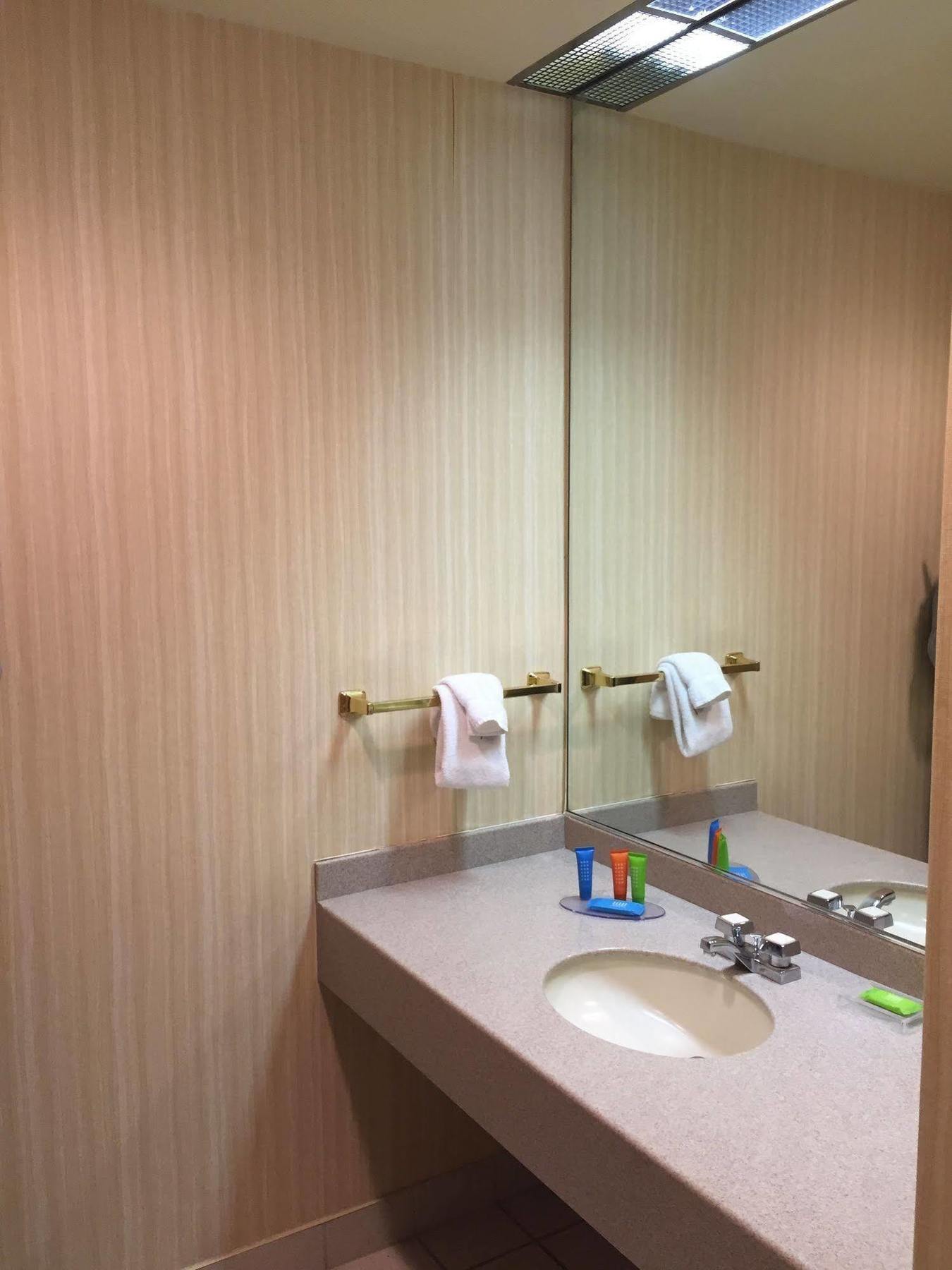 Nichols Village Hotel And Spa Clarks Summit Esterno foto